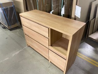 処分品の在庫例（オーク サイドボード・倉庫保管品）